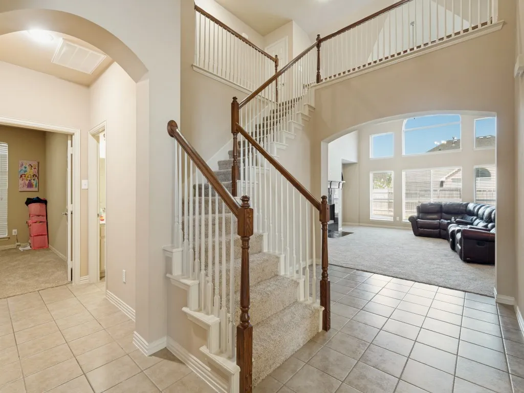 Single Family Residence For Sale in Dallas County , 5160 Finnhorse Drive, Grand Prairie, Texas 75052, 4 Bedroom, 4 Bathroom, 2 Garage spaces, 2,989 Sqft, built in 2004, mls#21321163, Real Estate Agent in Grand Prairie, Homes For Sale in Dallas county, Homes For Sale in Grand Prairie, Realtor in Grand Prairie Texas, Real Estate Brokerage Independent Realty Texas, Luminita Cordes Realtor