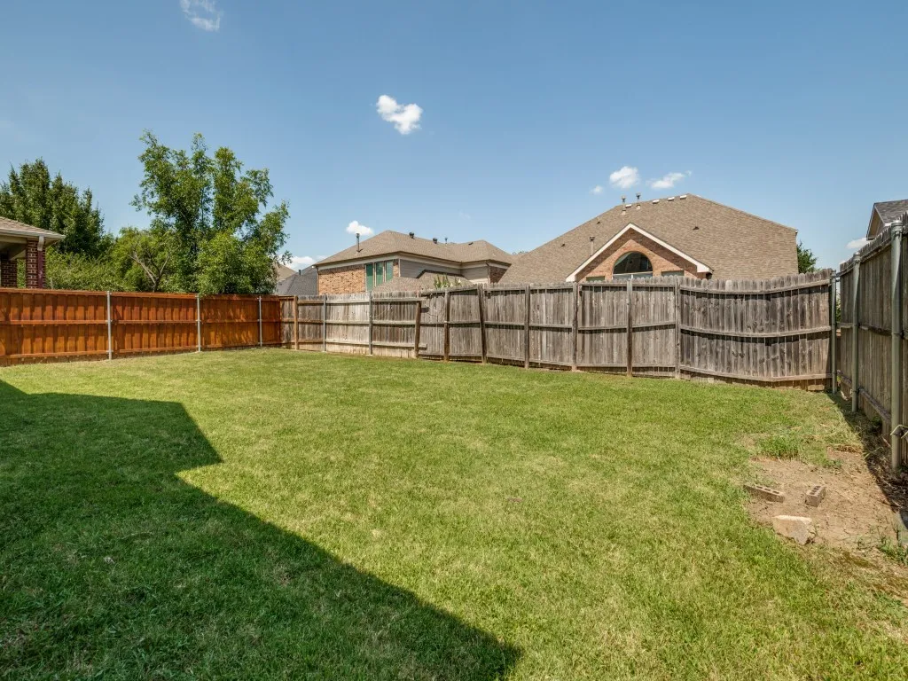 Single Family Residence For Sale in Dallas County , 5160 Finnhorse Drive, Grand Prairie, Texas 75052, 4 Bedroom, 4 Bathroom, 2 Garage spaces, 2,989 Sqft, built in 2004, mls#21321163, Real Estate Agent in Grand Prairie, Homes For Sale in Dallas county, Homes For Sale in Grand Prairie, Realtor in Grand Prairie Texas, Real Estate Brokerage Independent Realty Texas, Luminita Cordes Realtor