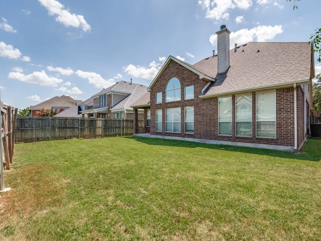 Single Family Residence For Sale in Dallas County , 5160 Finnhorse Drive, Grand Prairie, Texas 75052, 4 Bedroom, 4 Bathroom, 2 Garage spaces, 2,989 Sqft, built in 2004, mls#21321163, Real Estate Agent in Grand Prairie, Homes For Sale in Dallas county, Homes For Sale in Grand Prairie, Realtor in Grand Prairie Texas, Real Estate Brokerage Independent Realty Texas, Luminita Cordes Realtor