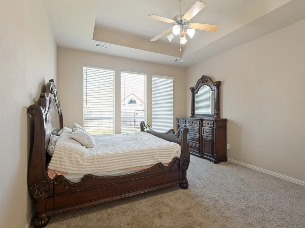 Single Family Residence For Sale in Dallas County , 5160 Finnhorse Drive, Grand Prairie, Texas 75052, 4 Bedroom, 4 Bathroom, 2 Garage spaces, 2,989 Sqft, built in 2004, mls#21321163, Real Estate Agent in Grand Prairie, Homes For Sale in Dallas county, Homes For Sale in Grand Prairie, Realtor in Grand Prairie Texas, Real Estate Brokerage Independent Realty Texas, Luminita Cordes Realtor