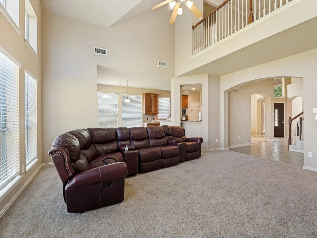 Single Family Residence For Sale in Dallas County , 5160 Finnhorse Drive, Grand Prairie, Texas 75052, 4 Bedroom, 4 Bathroom, 2 Garage spaces, 2,989 Sqft, built in 2004, mls#21321163, Real Estate Agent in Grand Prairie, Homes For Sale in Dallas county, Homes For Sale in Grand Prairie, Realtor in Grand Prairie Texas, Real Estate Brokerage Independent Realty Texas, Luminita Cordes Realtor