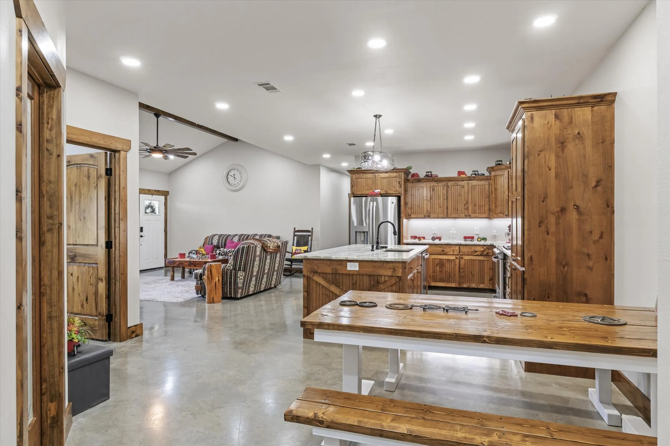 Single Family Residence For Sale in Van Zandt County , 182 VZ County Road 1228, Canton, Texas 75103, 5 Bedroom, 3 Bathroom, Garage spaces, 2,528 Sqft, built in 2022, mls#21321165, Real Estate Agent in Canton, Homes For Sale in Van Zandt county, Homes For Sale in Canton, Realtor in Canton Texas, Real Estate Brokerage Independent Realty Texas, Luminita Cordes Realtor
