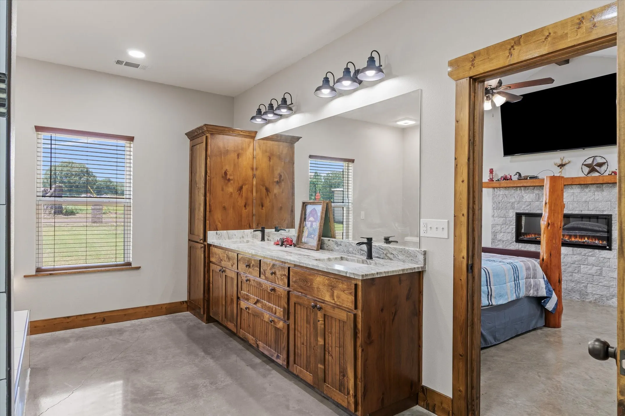 Single Family Residence For Sale in Van Zandt County , 182 VZ County Road 1228, Canton, Texas 75103, 5 Bedroom, 3 Bathroom, Garage spaces, 2,528 Sqft, built in 2022, mls#21321165, Real Estate Agent in Canton, Homes For Sale in Van Zandt county, Homes For Sale in Canton, Realtor in Canton Texas, Real Estate Brokerage Independent Realty Texas, Luminita Cordes Realtor