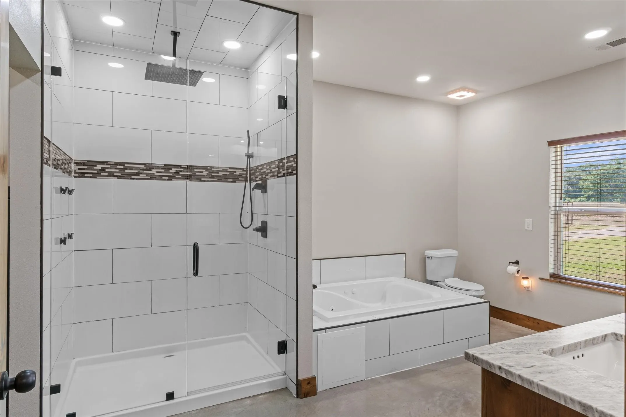 Single Family Residence For Sale in Van Zandt County , 182 VZ County Road 1228, Canton, Texas 75103, 5 Bedroom, 3 Bathroom, Garage spaces, 2,528 Sqft, built in 2022, mls#21321165, Real Estate Agent in Canton, Homes For Sale in Van Zandt county, Homes For Sale in Canton, Realtor in Canton Texas, Real Estate Brokerage Independent Realty Texas, Luminita Cordes Realtor