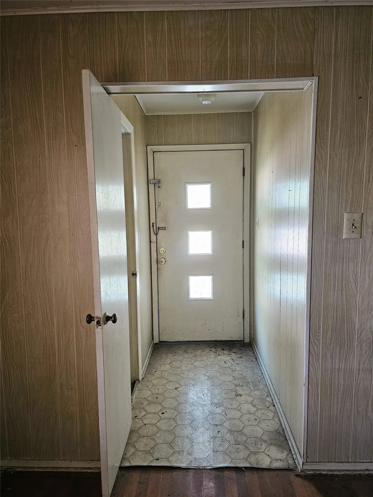 Single Family Residence For Sale in Limestone County , 310 W Milam Street, Mexia, Texas 76667, 4 Bedroom, 4 Bathroom, Garage spaces, 2,443 Sqft, built in 1974, mls#21320168, Real Estate Agent in Mexia, Homes For Sale in Limestone county, Homes For Sale in Mexia, Realtor in Mexia Texas, Real Estate Brokerage Independent Realty Texas, Luminita Cordes Realtor