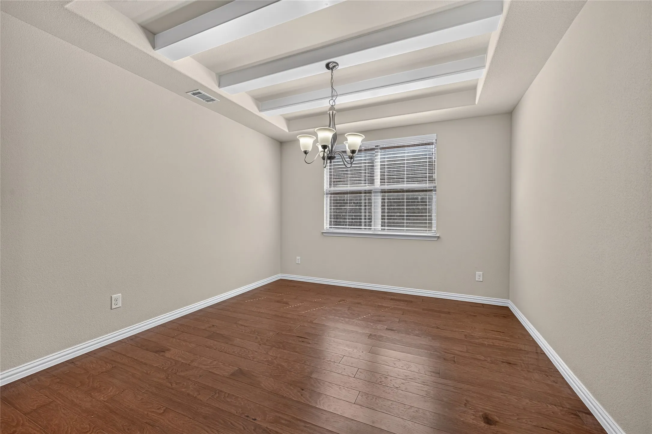 Single Family Residence For Sale in Denton County , 1049 Chickasaw Drive, Carrollton, Texas 75010, 5 Bedroom, 4 Bathroom, 2 Garage spaces, 3,477 Sqft, built in 2011, mls#21321175, Real Estate Agent in Carrollton, Homes For Sale in Denton county, Homes For Sale in Carrollton, Realtor in Carrollton Texas, Real Estate Brokerage Independent Realty Texas, Luminita Cordes Realtor