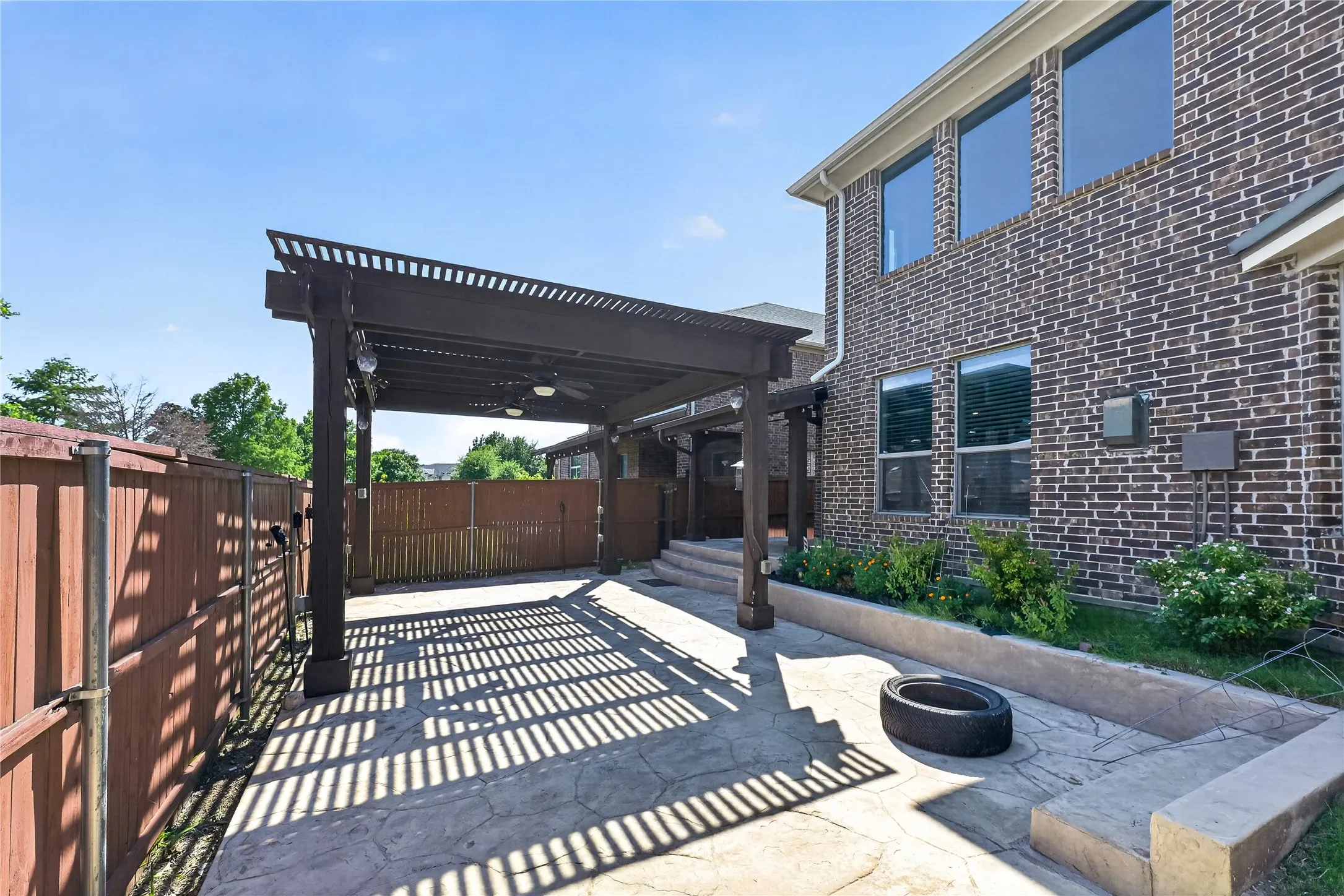 Single Family Residence For Sale in Denton County , 1049 Chickasaw Drive, Carrollton, Texas 75010, 5 Bedroom, 4 Bathroom, 2 Garage spaces, 3,477 Sqft, built in 2011, mls#21321175, Real Estate Agent in Carrollton, Homes For Sale in Denton county, Homes For Sale in Carrollton, Realtor in Carrollton Texas, Real Estate Brokerage Independent Realty Texas, Luminita Cordes Realtor