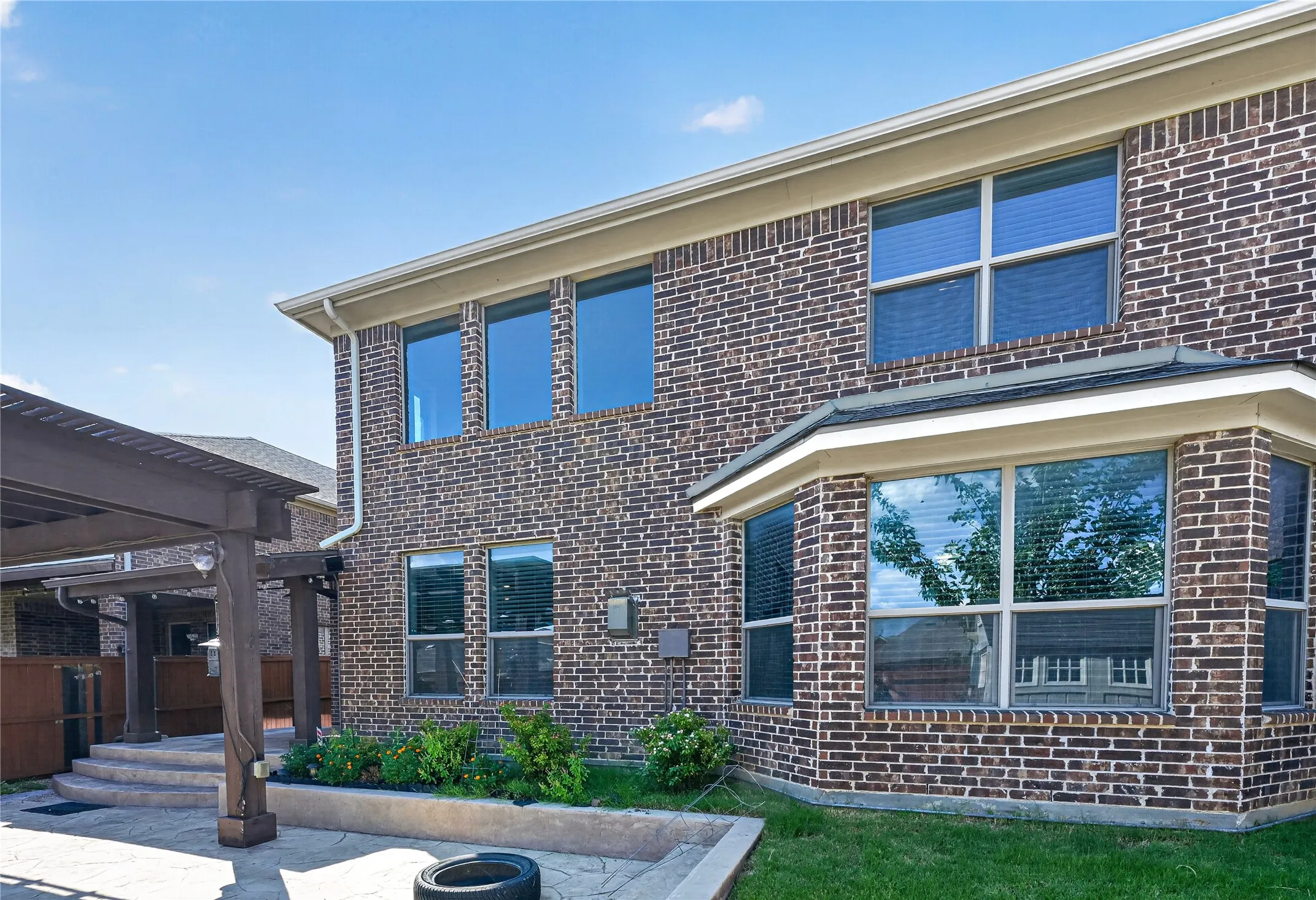 Single Family Residence For Sale in Denton County , 1049 Chickasaw Drive, Carrollton, Texas 75010, 5 Bedroom, 4 Bathroom, 2 Garage spaces, 3,477 Sqft, built in 2011, mls#21321175, Real Estate Agent in Carrollton, Homes For Sale in Denton county, Homes For Sale in Carrollton, Realtor in Carrollton Texas, Real Estate Brokerage Independent Realty Texas, Luminita Cordes Realtor