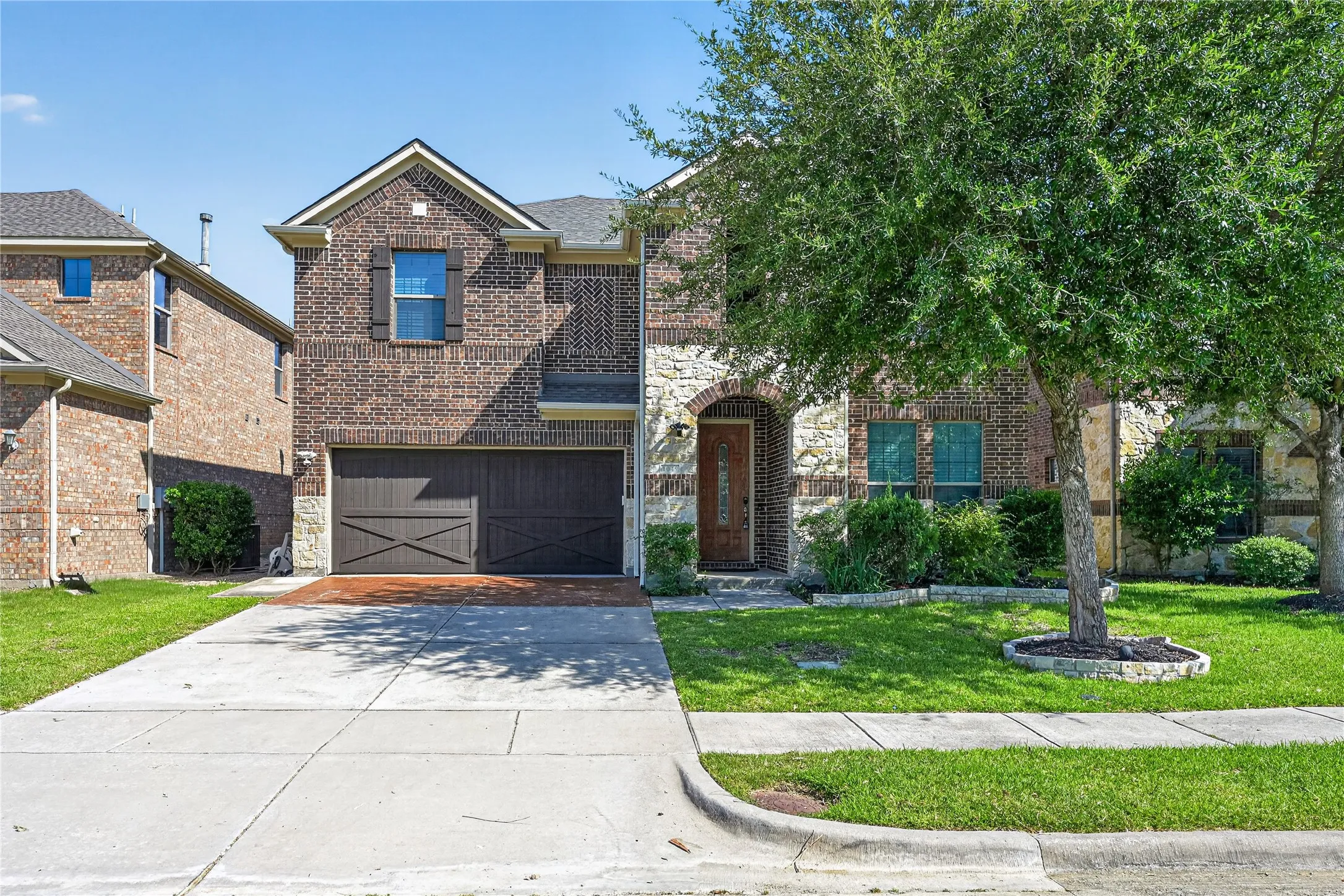 Single Family Residence For Sale in Denton County , 1049 Chickasaw Drive, Carrollton, Texas 75010, 5 Bedroom, 4 Bathroom, 2 Garage spaces, 3,477 Sqft, built in 2011, mls#21321175, Real Estate Agent in Carrollton, Homes For Sale in Denton county, Homes For Sale in Carrollton, Realtor in Carrollton Texas, Real Estate Brokerage Independent Realty Texas, Luminita Cordes Realtor