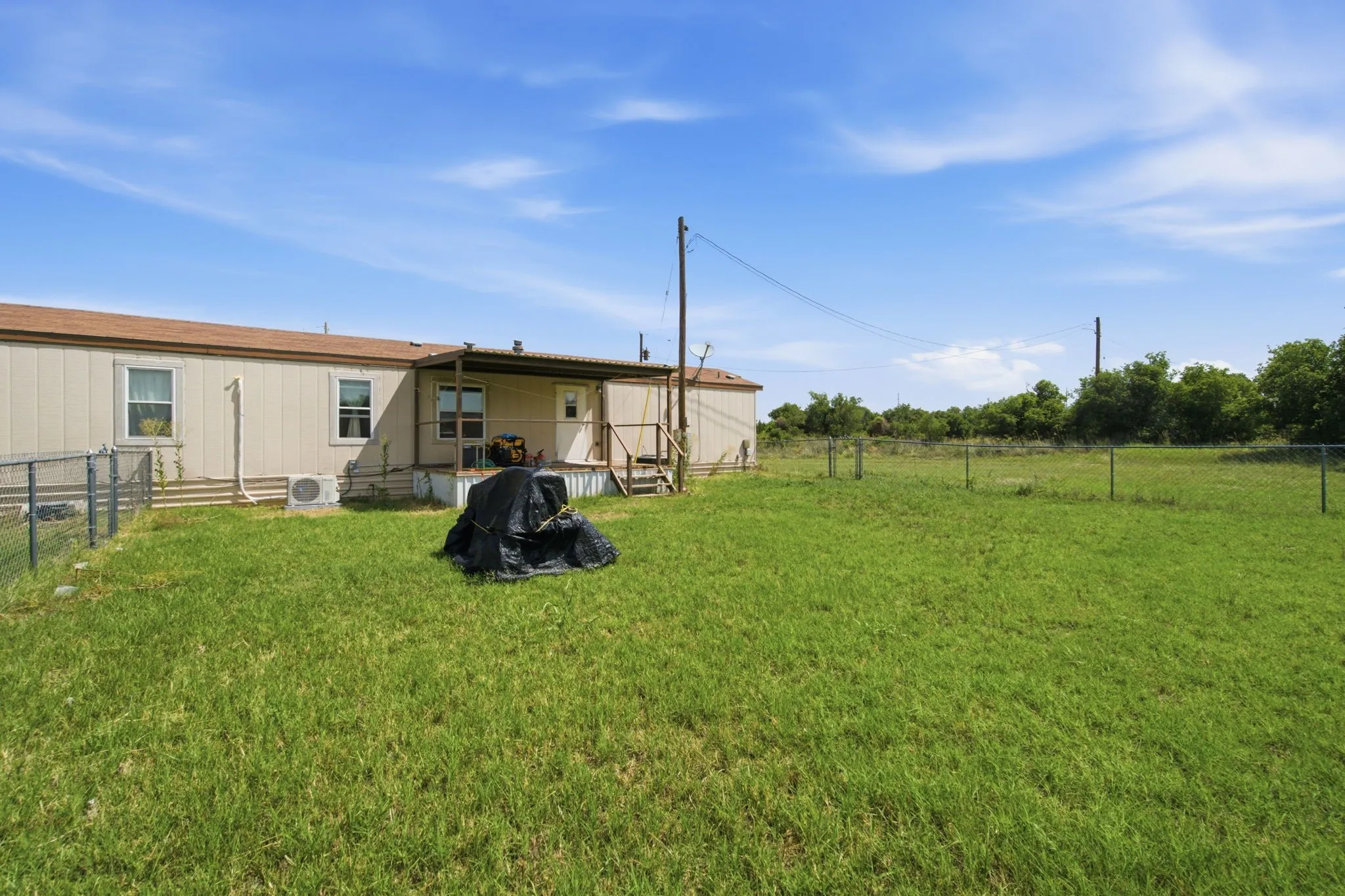 Manufactured Home For Sale in Jones County , 2047 Private Road 379, Hawley, Texas 79525, 3 Bedroom, 2 Bathroom, Garage spaces, 1,152 Sqft, built in 1995, mls#21318146, Real Estate Agent in Hawley, Homes For Sale in Jones county, Homes For Sale in Hawley, Realtor in Hawley Texas, Real Estate Brokerage Independent Realty Texas, Luminita Cordes Realtor