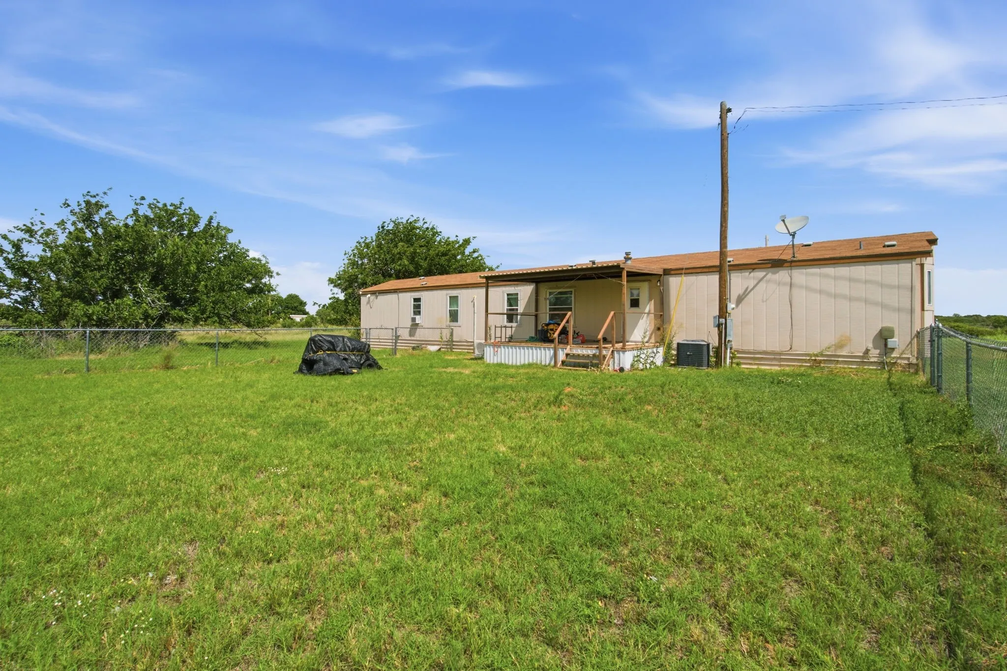 Manufactured Home For Sale in Jones County , 2047 Private Road 379, Hawley, Texas 79525, 3 Bedroom, 2 Bathroom, Garage spaces, 1,152 Sqft, built in 1995, mls#21318146, Real Estate Agent in Hawley, Homes For Sale in Jones county, Homes For Sale in Hawley, Realtor in Hawley Texas, Real Estate Brokerage Independent Realty Texas, Luminita Cordes Realtor