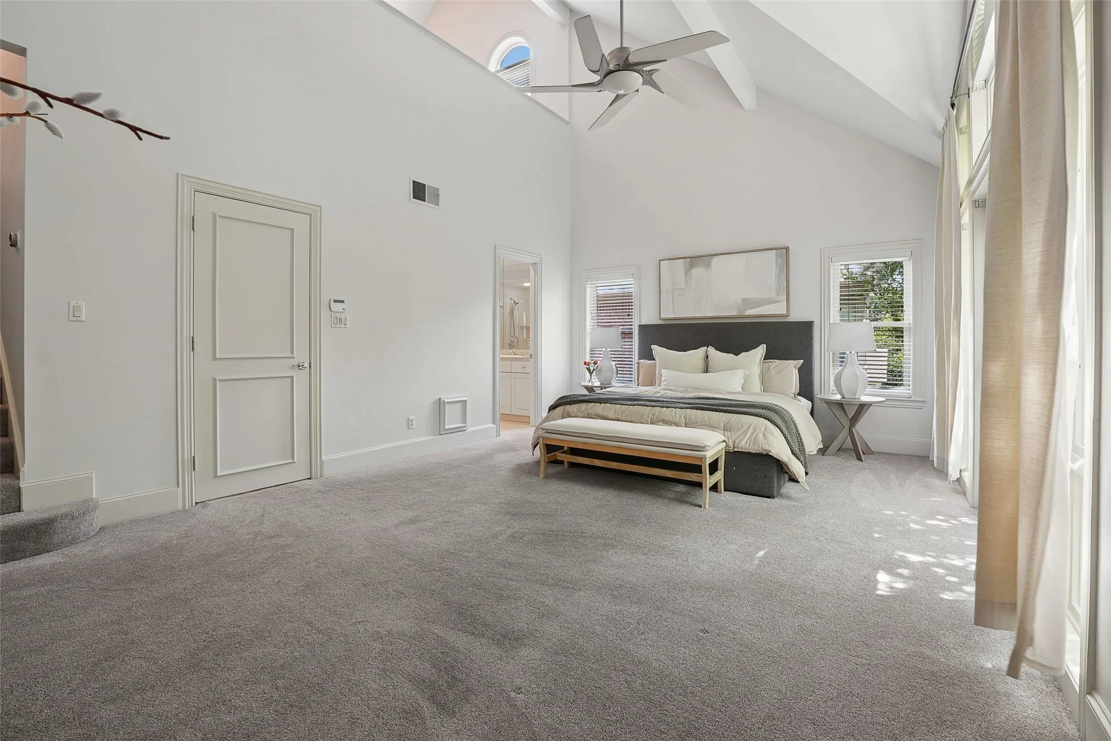 Townhouse For Sale in Dallas County , 2611 Colby Street, Dallas, Texas 75204, 2 Bedroom, 3 Bathroom, 2 Garage spaces, 2,484 Sqft, built in 1997, mls#21312140, Real Estate Agent in Dallas, Homes For Sale in Dallas county, Homes For Sale in Dallas, Realtor in Dallas Texas, Real Estate Brokerage Independent Realty Texas, Luminita Cordes Realtor