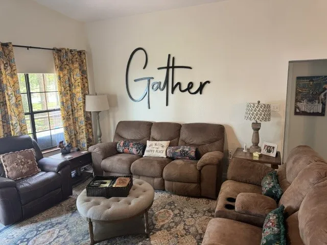 Single Family Residence For Sale in Henderson County , 22019 Brierwood Drive, Frankston, Texas 75763, 3 Bedroom, 2 Bathroom, Garage spaces, 1,056 Sqft, built in 1985, mls#21319812, Real Estate Agent in Frankston, Homes For Sale in Henderson county, Homes For Sale in Frankston, Realtor in Frankston Texas, Real Estate Brokerage Independent Realty Texas, Luminita Cordes Realtor