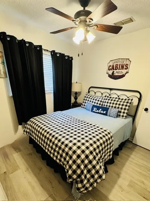 Single Family Residence For Sale in Henderson County , 22019 Brierwood Drive, Frankston, Texas 75763, 3 Bedroom, 2 Bathroom, Garage spaces, 1,056 Sqft, built in 1985, mls#21319812, Real Estate Agent in Frankston, Homes For Sale in Henderson county, Homes For Sale in Frankston, Realtor in Frankston Texas, Real Estate Brokerage Independent Realty Texas, Luminita Cordes Realtor