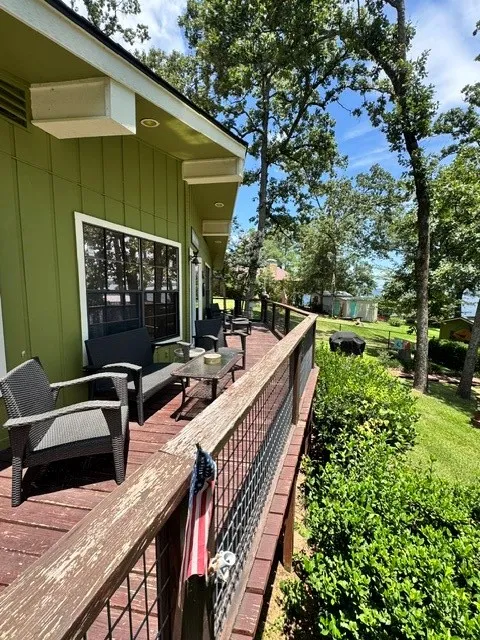 Single Family Residence For Sale in Henderson County , 22019 Brierwood Drive, Frankston, Texas 75763, 3 Bedroom, 2 Bathroom, Garage spaces, 1,056 Sqft, built in 1985, mls#21319812, Real Estate Agent in Frankston, Homes For Sale in Henderson county, Homes For Sale in Frankston, Realtor in Frankston Texas, Real Estate Brokerage Independent Realty Texas, Luminita Cordes Realtor