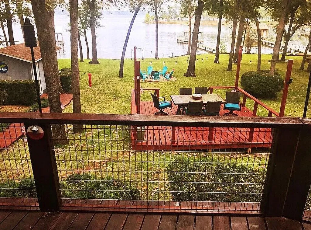 Single Family Residence For Sale in Henderson County , 22019 Brierwood Drive, Frankston, Texas 75763, 3 Bedroom, 2 Bathroom, Garage spaces, 1,056 Sqft, built in 1985, mls#21319812, Real Estate Agent in Frankston, Homes For Sale in Henderson county, Homes For Sale in Frankston, Realtor in Frankston Texas, Real Estate Brokerage Independent Realty Texas, Luminita Cordes Realtor