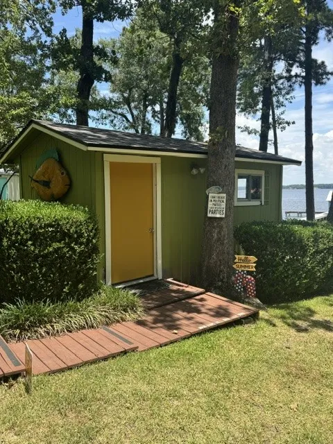 Single Family Residence For Sale in Henderson County , 22019 Brierwood Drive, Frankston, Texas 75763, 3 Bedroom, 2 Bathroom, Garage spaces, 1,056 Sqft, built in 1985, mls#21319812, Real Estate Agent in Frankston, Homes For Sale in Henderson county, Homes For Sale in Frankston, Realtor in Frankston Texas, Real Estate Brokerage Independent Realty Texas, Luminita Cordes Realtor