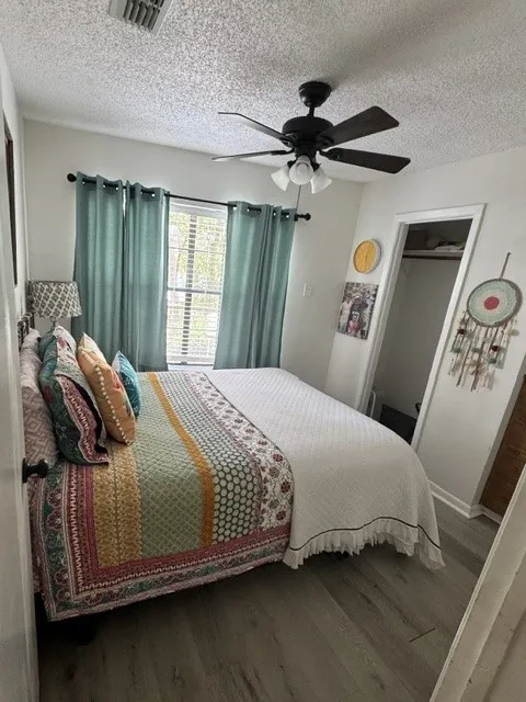 Single Family Residence For Sale in Henderson County , 22019 Brierwood Drive, Frankston, Texas 75763, 3 Bedroom, 2 Bathroom, Garage spaces, 1,056 Sqft, built in 1985, mls#21319812, Real Estate Agent in Frankston, Homes For Sale in Henderson county, Homes For Sale in Frankston, Realtor in Frankston Texas, Real Estate Brokerage Independent Realty Texas, Luminita Cordes Realtor