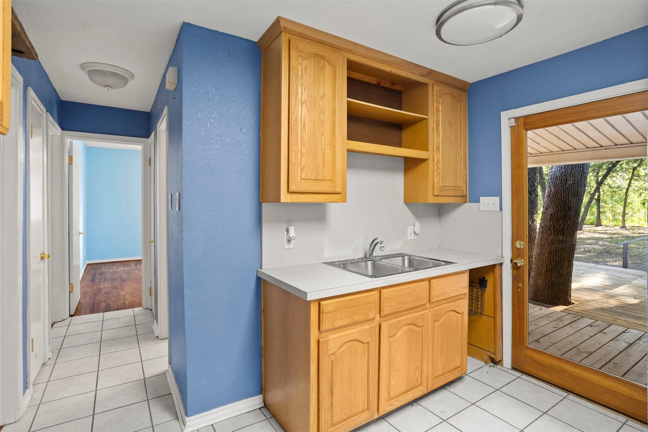 Single Family Residence For Sale in Kaufman County , 8412 County Road 4084, Scurry, Texas 75158, 3 Bedroom, 3 Bathroom, Garage spaces, 1,976 Sqft, built in 2001, mls#21320302, Real Estate Agent in Scurry, Homes For Sale in Kaufman county, Homes For Sale in Scurry, Realtor in Scurry Texas, Real Estate Brokerage Independent Realty Texas, Luminita Cordes Realtor