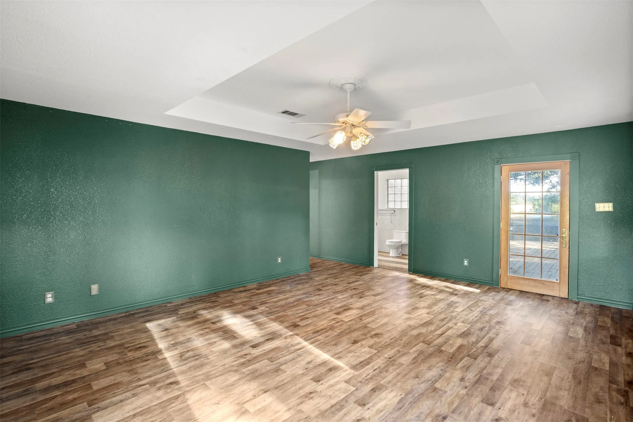 Single Family Residence For Sale in Kaufman County , 8412 County Road 4084, Scurry, Texas 75158, 3 Bedroom, 3 Bathroom, Garage spaces, 1,976 Sqft, built in 2001, mls#21320302, Real Estate Agent in Scurry, Homes For Sale in Kaufman county, Homes For Sale in Scurry, Realtor in Scurry Texas, Real Estate Brokerage Independent Realty Texas, Luminita Cordes Realtor