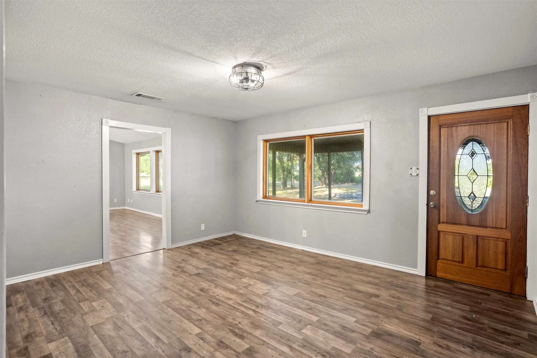 Single Family Residence For Sale in Kaufman County , 8412 County Road 4084, Scurry, Texas 75158, 3 Bedroom, 3 Bathroom, Garage spaces, 1,976 Sqft, built in 2001, mls#21320302, Real Estate Agent in Scurry, Homes For Sale in Kaufman county, Homes For Sale in Scurry, Realtor in Scurry Texas, Real Estate Brokerage Independent Realty Texas, Luminita Cordes Realtor