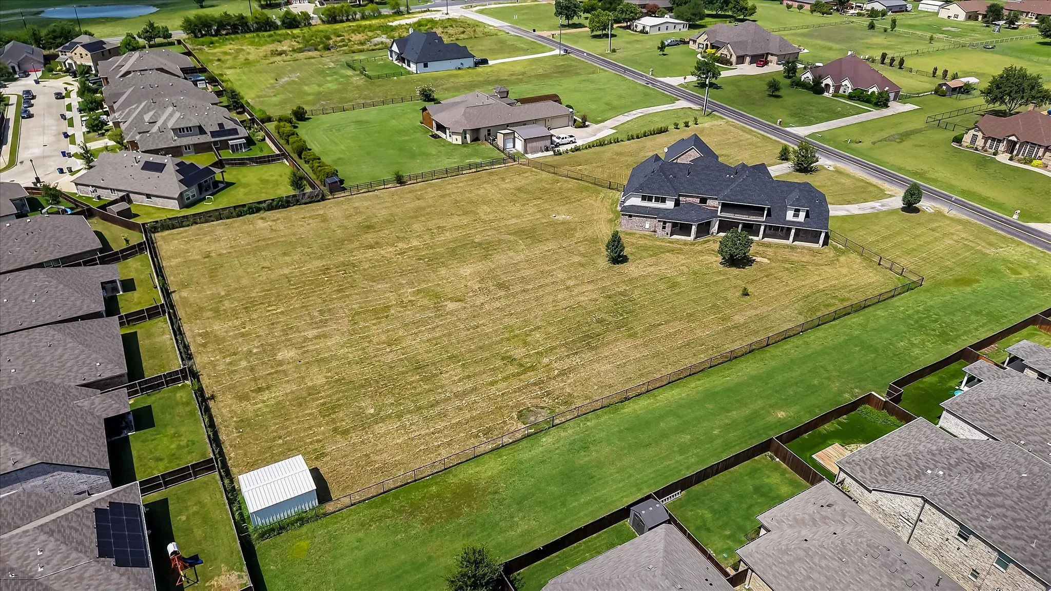 Single Family Residence For Sale in Collin County , 9770 County Road 483, Lavon, Texas 75166, 5 Bedroom, 6 Bathroom, 1 Garage spaces, 5,065 Sqft, built in 2007, mls#21301672, Real Estate Agent in Lavon, Homes For Sale in Collin county, Homes For Sale in Lavon, Realtor in Lavon Texas, Real Estate Brokerage Independent Realty Texas, Luminita Cordes Realtor