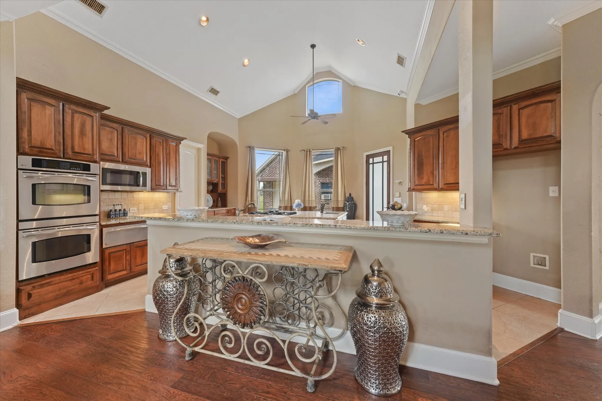Single Family Residence For Sale in Collin County , 9770 County Road 483, Lavon, Texas 75166, 5 Bedroom, 6 Bathroom, 1 Garage spaces, 5,065 Sqft, built in 2007, mls#21301672, Real Estate Agent in Lavon, Homes For Sale in Collin county, Homes For Sale in Lavon, Realtor in Lavon Texas, Real Estate Brokerage Independent Realty Texas, Luminita Cordes Realtor