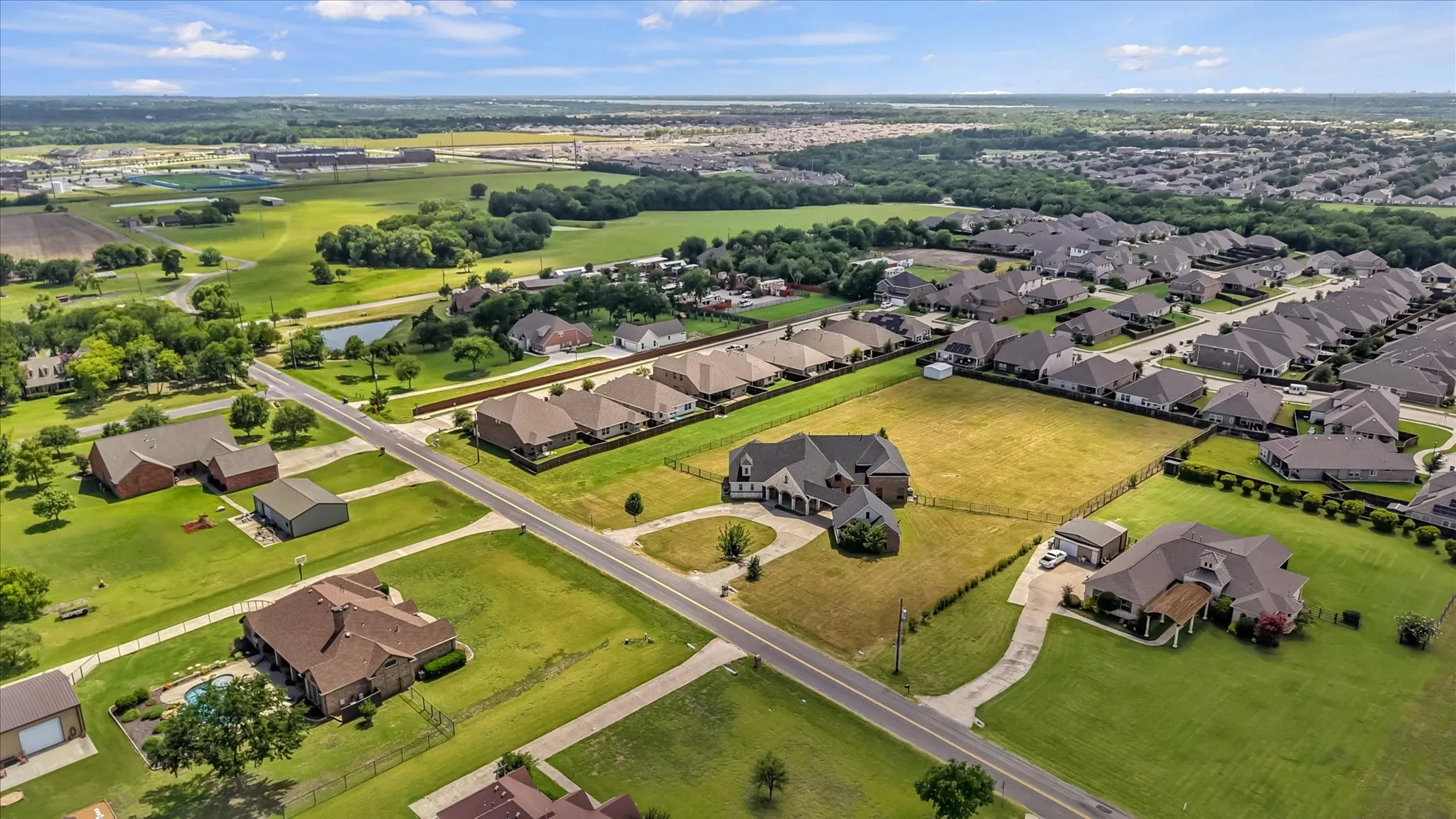 Single Family Residence For Sale in Collin County , 9770 County Road 483, Lavon, Texas 75166, 5 Bedroom, 6 Bathroom, 1 Garage spaces, 5,065 Sqft, built in 2007, mls#21301672, Real Estate Agent in Lavon, Homes For Sale in Collin county, Homes For Sale in Lavon, Realtor in Lavon Texas, Real Estate Brokerage Independent Realty Texas, Luminita Cordes Realtor