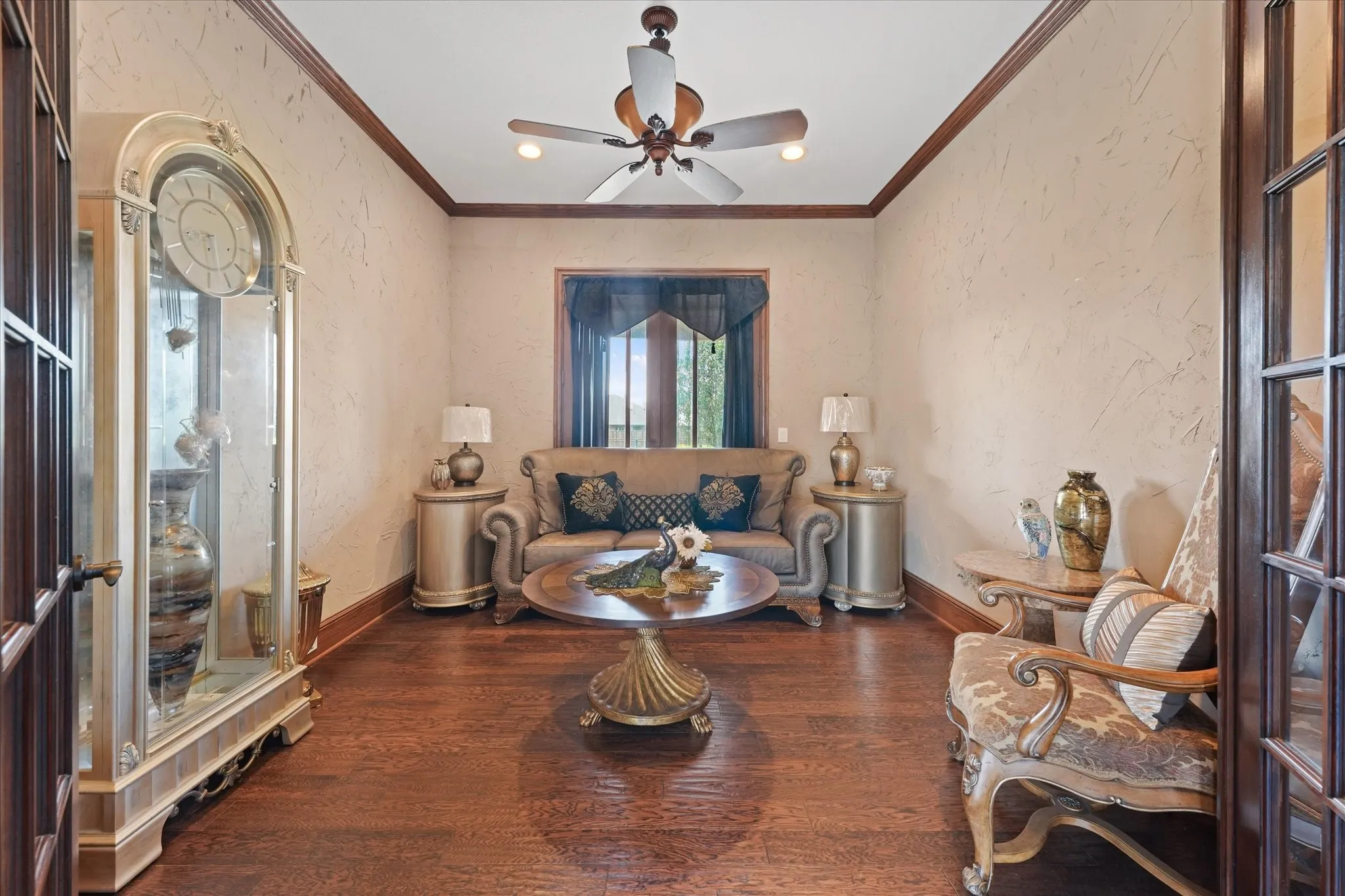 Single Family Residence For Sale in Collin County , 9770 County Road 483, Lavon, Texas 75166, 5 Bedroom, 6 Bathroom, 1 Garage spaces, 5,065 Sqft, built in 2007, mls#21301672, Real Estate Agent in Lavon, Homes For Sale in Collin county, Homes For Sale in Lavon, Realtor in Lavon Texas, Real Estate Brokerage Independent Realty Texas, Luminita Cordes Realtor