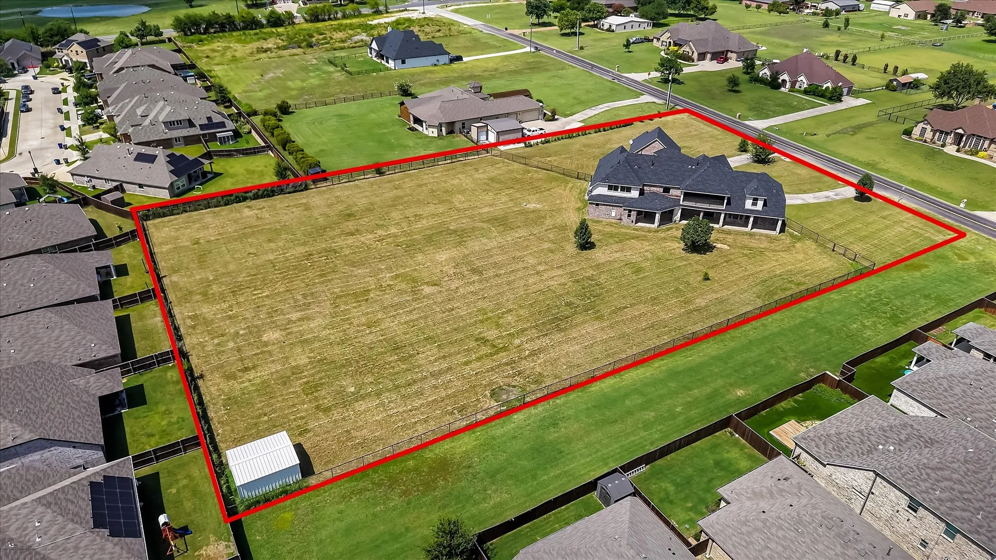 Single Family Residence For Sale in Collin County , 9770 County Road 483, Lavon, Texas 75166, 5 Bedroom, 6 Bathroom, 1 Garage spaces, 5,065 Sqft, built in 2007, mls#21301672, Real Estate Agent in Lavon, Homes For Sale in Collin county, Homes For Sale in Lavon, Realtor in Lavon Texas, Real Estate Brokerage Independent Realty Texas, Luminita Cordes Realtor