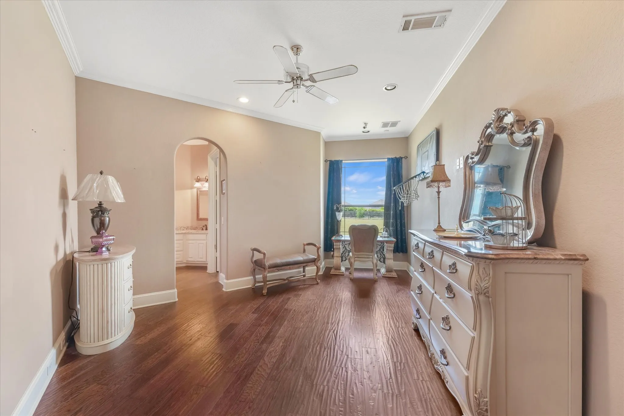 Single Family Residence For Sale in Collin County , 9770 County Road 483, Lavon, Texas 75166, 5 Bedroom, 6 Bathroom, 1 Garage spaces, 5,065 Sqft, built in 2007, mls#21301672, Real Estate Agent in Lavon, Homes For Sale in Collin county, Homes For Sale in Lavon, Realtor in Lavon Texas, Real Estate Brokerage Independent Realty Texas, Luminita Cordes Realtor