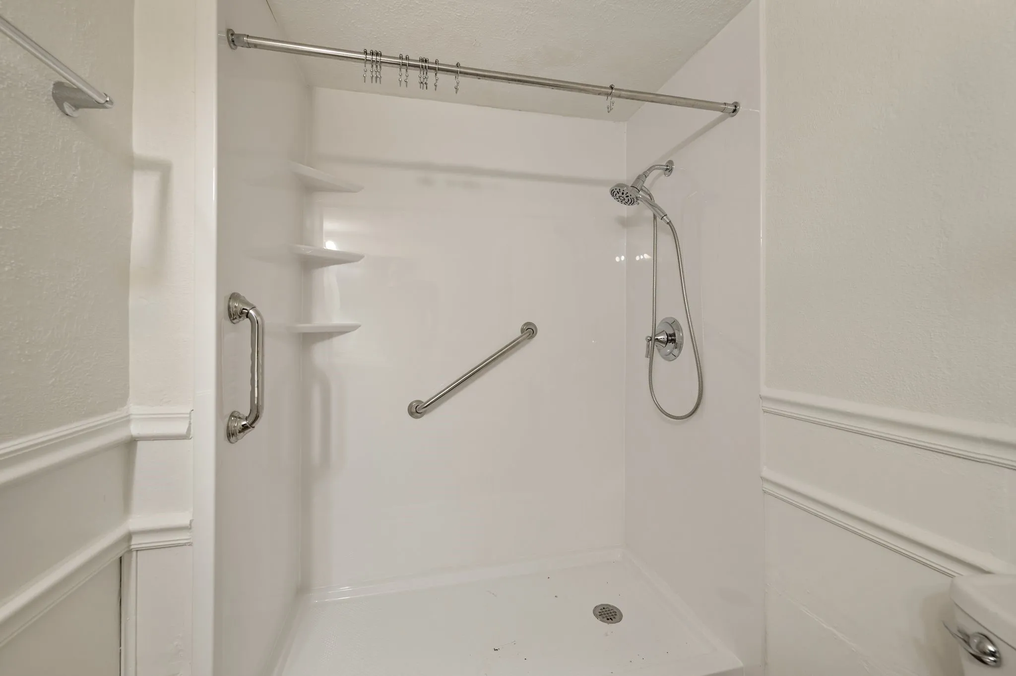 Single Family Residence For Sale in Dallas County , 1625 Meadowbrook Drive, Garland, Texas 75042, 3 Bedroom, 2 Bathroom, Garage spaces, 1,736 Sqft, built in 1948, mls#21315697, Real Estate Agent in Garland, Homes For Sale in Dallas county, Homes For Sale in Garland, Realtor in Garland Texas, Real Estate Brokerage Independent Realty Texas, Luminita Cordes Realtor