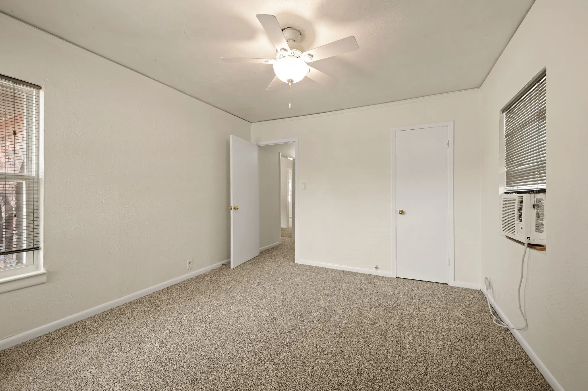 Single Family Residence For Sale in Dallas County , 1625 Meadowbrook Drive, Garland, Texas 75042, 3 Bedroom, 2 Bathroom, Garage spaces, 1,736 Sqft, built in 1948, mls#21315697, Real Estate Agent in Garland, Homes For Sale in Dallas county, Homes For Sale in Garland, Realtor in Garland Texas, Real Estate Brokerage Independent Realty Texas, Luminita Cordes Realtor