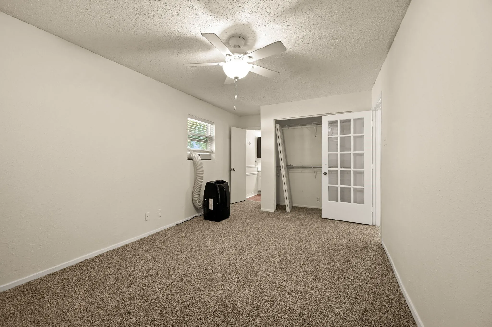Single Family Residence For Sale in Dallas County , 1625 Meadowbrook Drive, Garland, Texas 75042, 3 Bedroom, 2 Bathroom, Garage spaces, 1,736 Sqft, built in 1948, mls#21315697, Real Estate Agent in Garland, Homes For Sale in Dallas county, Homes For Sale in Garland, Realtor in Garland Texas, Real Estate Brokerage Independent Realty Texas, Luminita Cordes Realtor