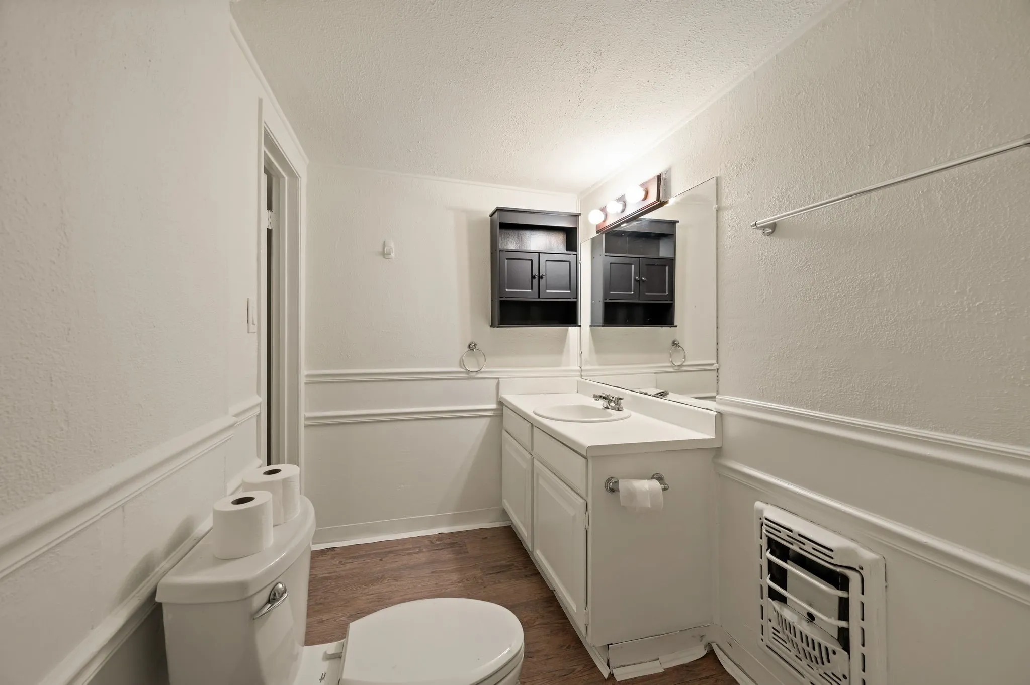 Single Family Residence For Sale in Dallas County , 1625 Meadowbrook Drive, Garland, Texas 75042, 3 Bedroom, 2 Bathroom, Garage spaces, 1,736 Sqft, built in 1948, mls#21315697, Real Estate Agent in Garland, Homes For Sale in Dallas county, Homes For Sale in Garland, Realtor in Garland Texas, Real Estate Brokerage Independent Realty Texas, Luminita Cordes Realtor