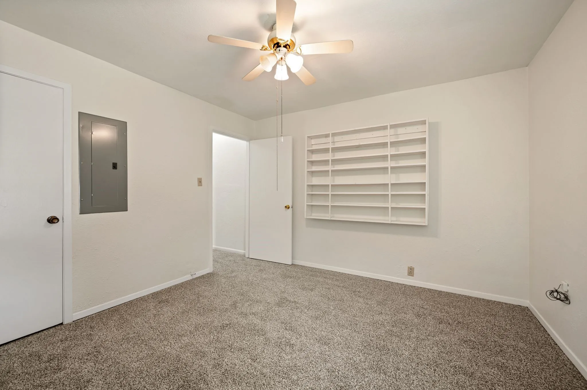 Single Family Residence For Sale in Dallas County , 1625 Meadowbrook Drive, Garland, Texas 75042, 3 Bedroom, 2 Bathroom, Garage spaces, 1,736 Sqft, built in 1948, mls#21315697, Real Estate Agent in Garland, Homes For Sale in Dallas county, Homes For Sale in Garland, Realtor in Garland Texas, Real Estate Brokerage Independent Realty Texas, Luminita Cordes Realtor