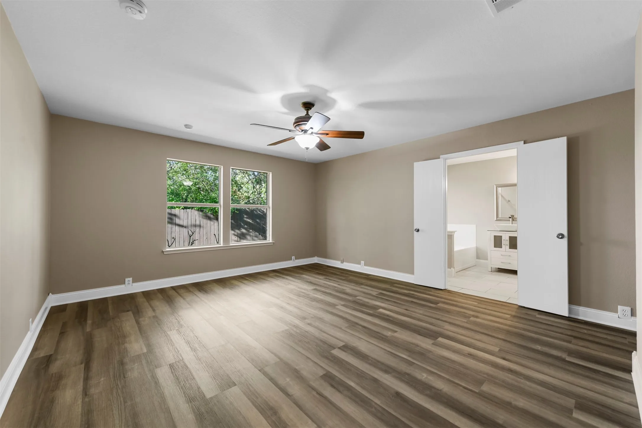 Single Family Residence For Rent in Denton County , 3805 San Lorenzo Drive, Denton, Texas 76210, 3 Bedroom, 2 Bathroom, 3 Garage spaces, 1,999 Sqft, built in 2003, mls#21321183, Real Estate Agent in Denton, Homes For Rent in Denton county, Homes For Rent in Denton, Realtor in Denton Texas, Real Estate Brokerage Independent Realty Texas, Luminita Cordes Realtor
