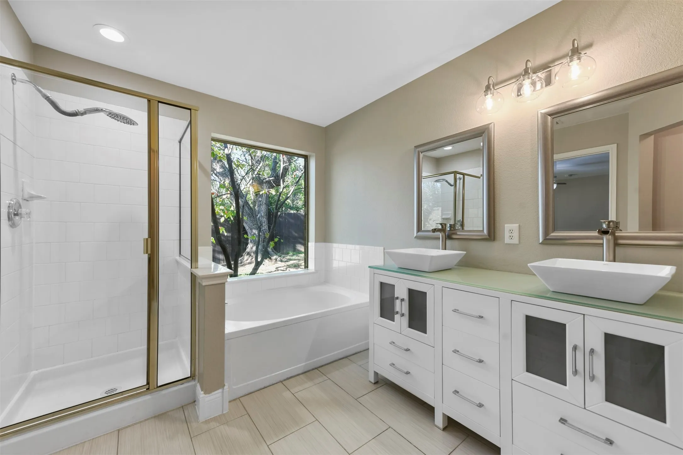 Single Family Residence For Rent in Denton County , 3805 San Lorenzo Drive, Denton, Texas 76210, 3 Bedroom, 2 Bathroom, 3 Garage spaces, 1,999 Sqft, built in 2003, mls#21321183, Real Estate Agent in Denton, Homes For Rent in Denton county, Homes For Rent in Denton, Realtor in Denton Texas, Real Estate Brokerage Independent Realty Texas, Luminita Cordes Realtor