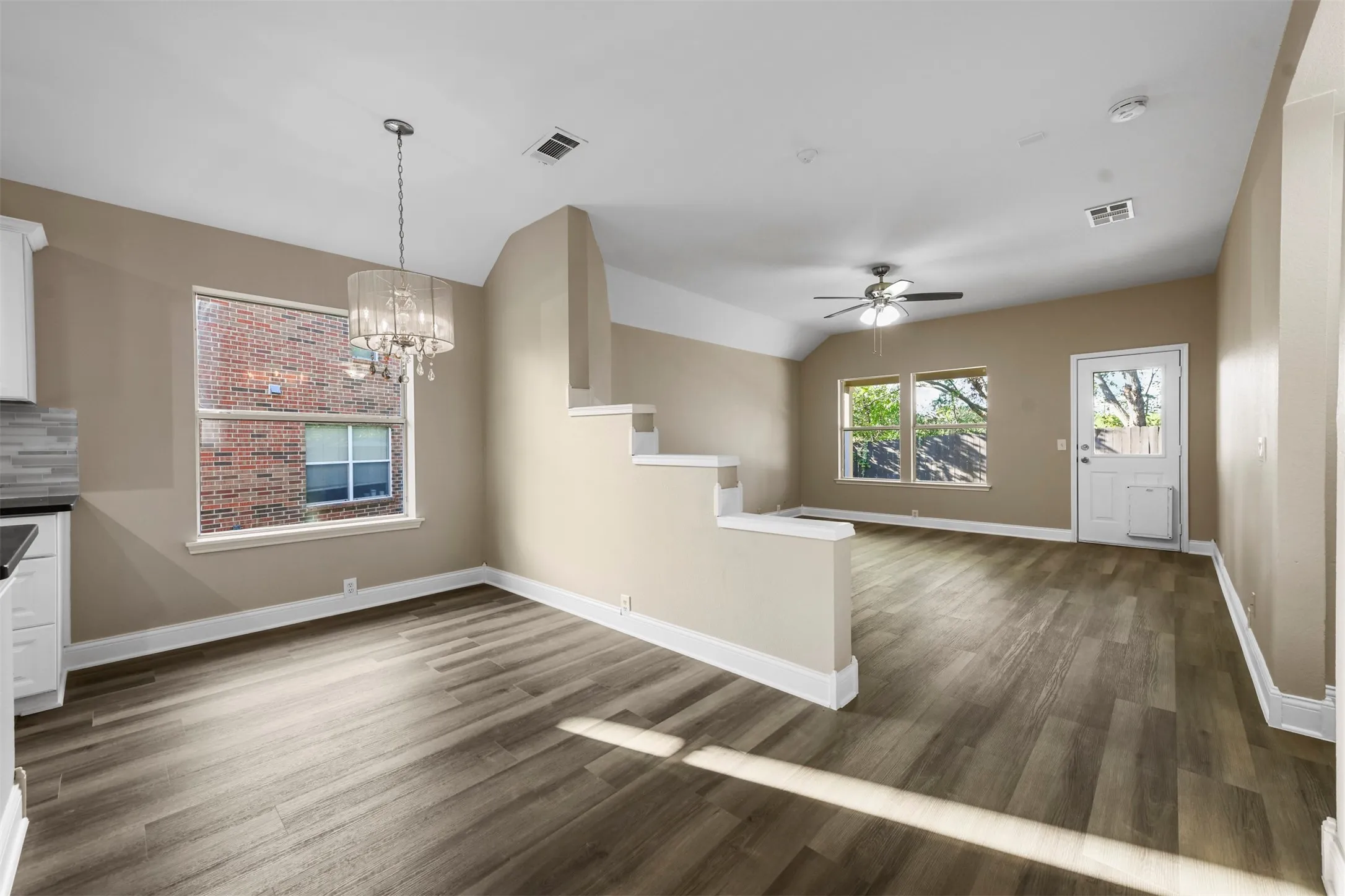 Single Family Residence For Rent in Denton County , 3805 San Lorenzo Drive, Denton, Texas 76210, 3 Bedroom, 2 Bathroom, 3 Garage spaces, 1,999 Sqft, built in 2003, mls#21321183, Real Estate Agent in Denton, Homes For Rent in Denton county, Homes For Rent in Denton, Realtor in Denton Texas, Real Estate Brokerage Independent Realty Texas, Luminita Cordes Realtor