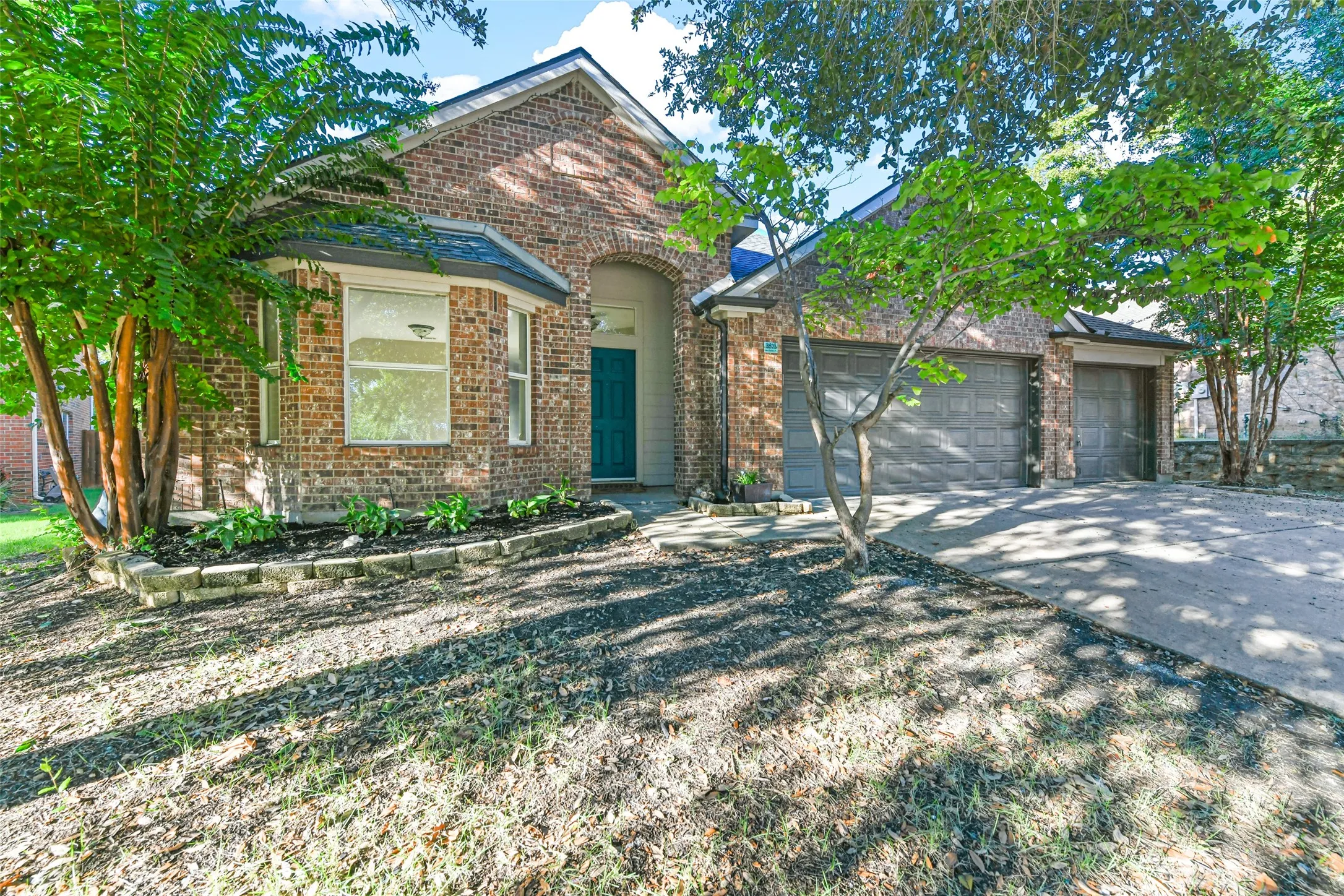 Single Family Residence For Rent in Denton County , 3805 San Lorenzo Drive, Denton, Texas 76210, 3 Bedroom, 2 Bathroom, 3 Garage spaces, 1,999 Sqft, built in 2003, mls#21321183, Real Estate Agent in Denton, Homes For Rent in Denton county, Homes For Rent in Denton, Realtor in Denton Texas, Real Estate Brokerage Independent Realty Texas, Luminita Cordes Realtor