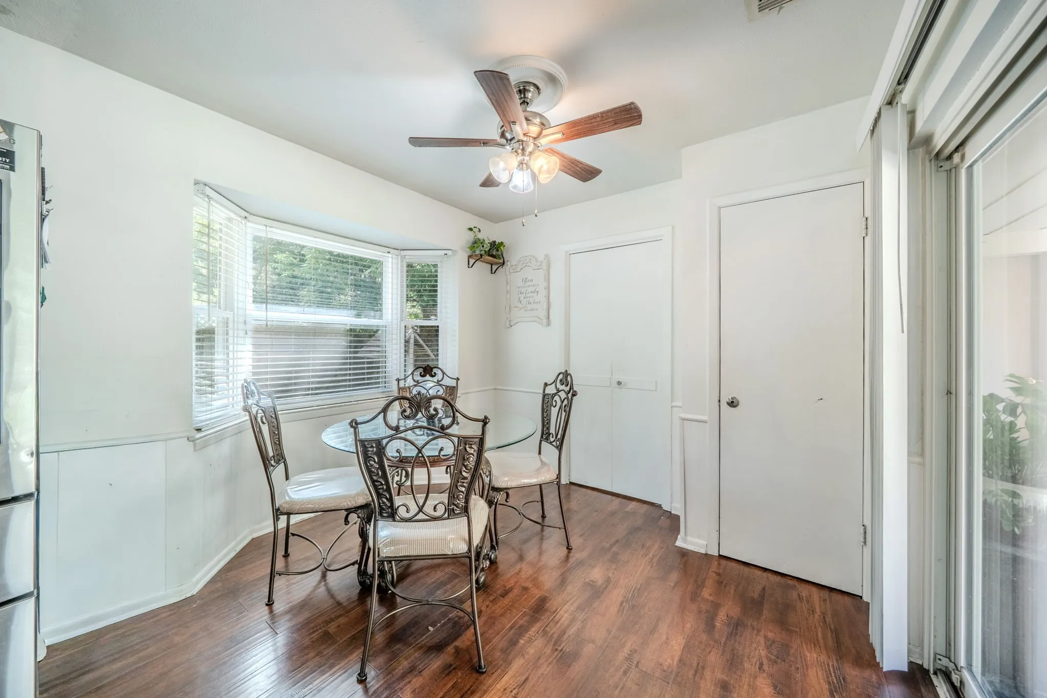 Single Family Residence For Sale in Dallas County , 2233 Westfield Street, Grand Prairie, Texas 75050, 3 Bedroom, 2 Bathroom, 2 Garage spaces, 1,829 Sqft, built in 1967, mls#21321195, Real Estate Agent in Grand Prairie, Homes For Sale in Dallas county, Homes For Sale in Grand Prairie, Realtor in Grand Prairie Texas, Real Estate Brokerage Independent Realty Texas, Luminita Cordes Realtor