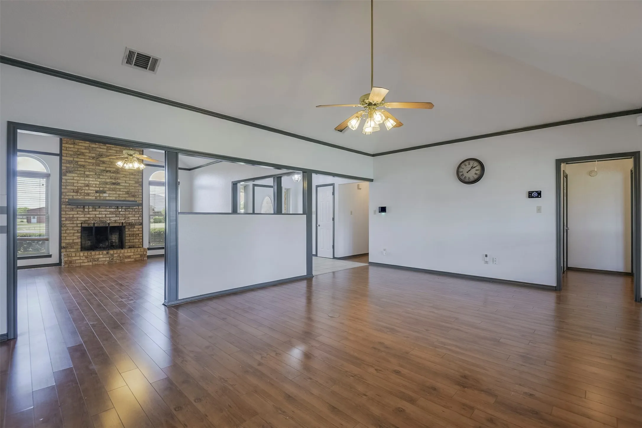 Single Family Residence For Sale in Ellis County , 519 Hiwasee Road, Waxahachie, Texas 75165, 4 Bedroom, 3 Bathroom, 3 Garage spaces, 2,689 Sqft, built in 1991, mls#21321008, Real Estate Agent in Waxahachie, Homes For Sale in Ellis county, Homes For Sale in Waxahachie, Realtor in Waxahachie Texas, Real Estate Brokerage Independent Realty Texas, Luminita Cordes Realtor
