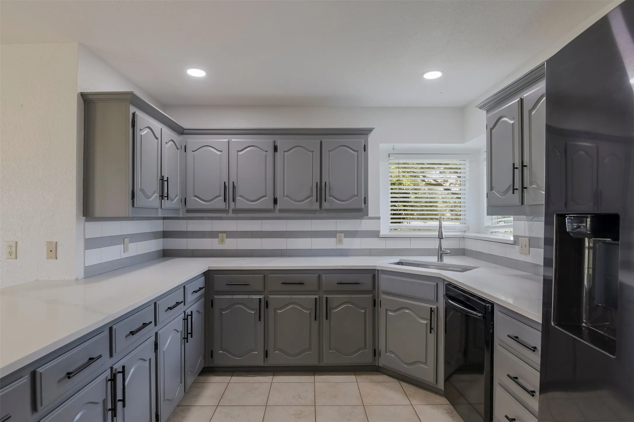 Single Family Residence For Sale in Ellis County , 519 Hiwasee Road, Waxahachie, Texas 75165, 4 Bedroom, 3 Bathroom, 3 Garage spaces, 2,689 Sqft, built in 1991, mls#21321008, Real Estate Agent in Waxahachie, Homes For Sale in Ellis county, Homes For Sale in Waxahachie, Realtor in Waxahachie Texas, Real Estate Brokerage Independent Realty Texas, Luminita Cordes Realtor