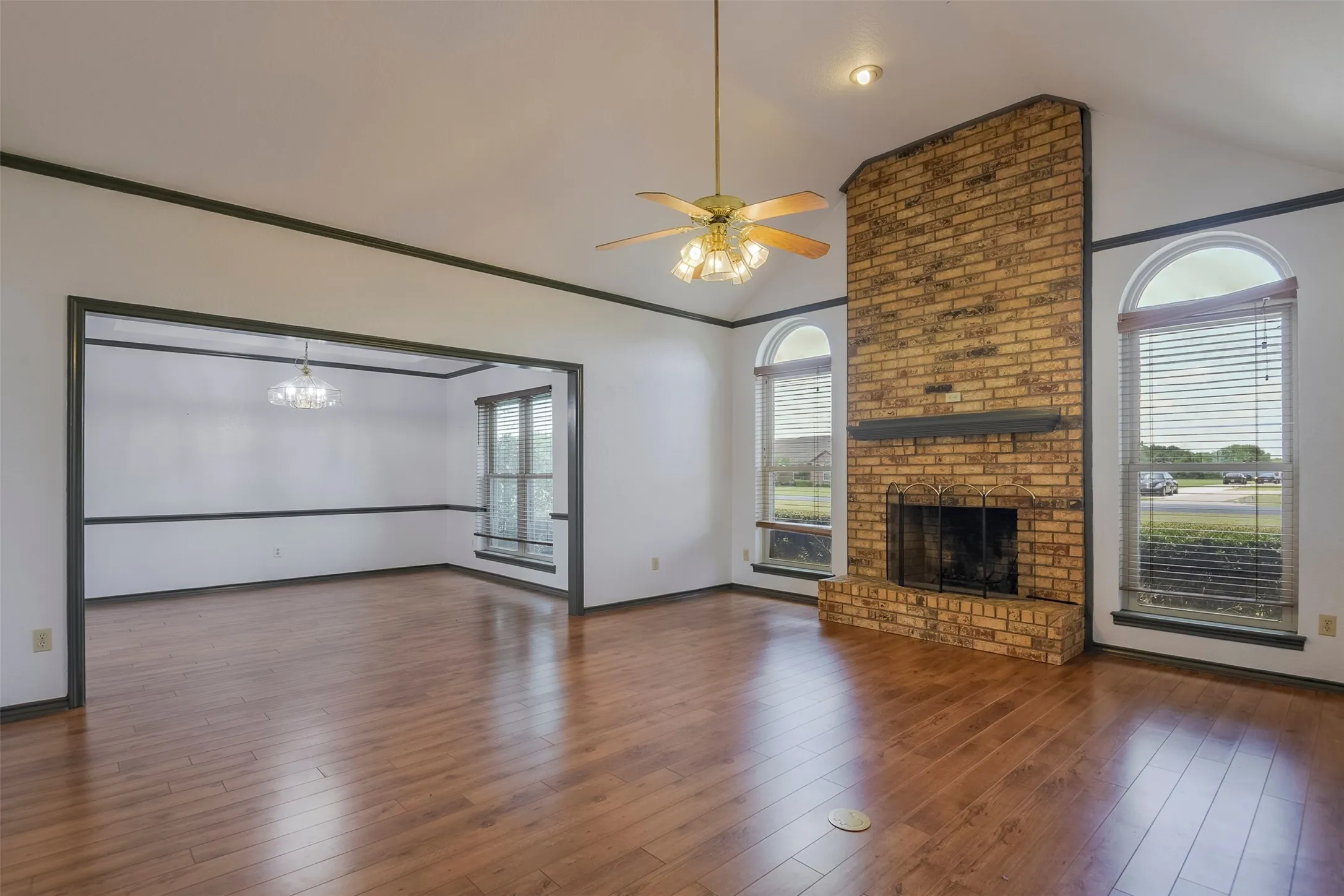 Single Family Residence For Sale in Ellis County , 519 Hiwasee Road, Waxahachie, Texas 75165, 4 Bedroom, 3 Bathroom, 3 Garage spaces, 2,689 Sqft, built in 1991, mls#21321008, Real Estate Agent in Waxahachie, Homes For Sale in Ellis county, Homes For Sale in Waxahachie, Realtor in Waxahachie Texas, Real Estate Brokerage Independent Realty Texas, Luminita Cordes Realtor