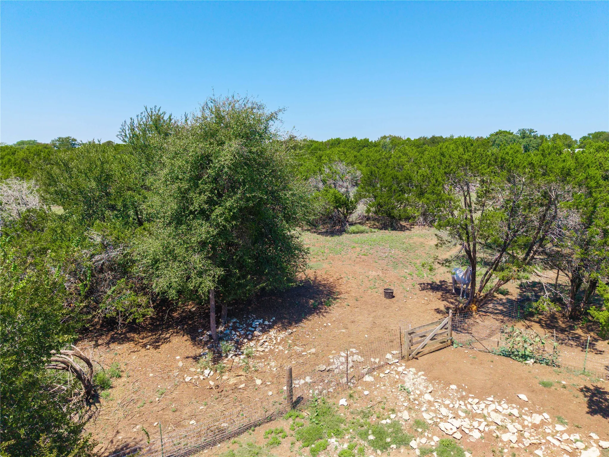 Single Family Residence For Sale in Coryell County , 122 Homestead Drive, Gatesville, Texas 76528, 2 Bedroom, 1 Bathroom, Garage spaces, 1,357 Sqft, built in 2007, mls#21321172, Real Estate Agent in Gatesville, Homes For Sale in Coryell county, Homes For Sale in Gatesville, Realtor in Gatesville Texas, Real Estate Brokerage Independent Realty Texas, Luminita Cordes Realtor
