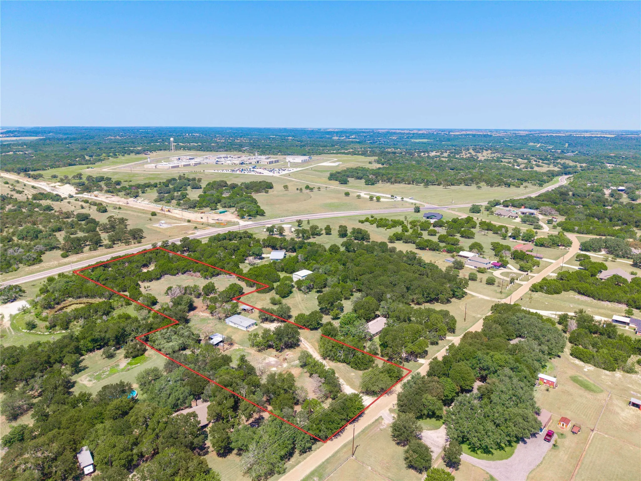 Single Family Residence For Sale in Coryell County , 122 Homestead Drive, Gatesville, Texas 76528, 2 Bedroom, 1 Bathroom, Garage spaces, 1,357 Sqft, built in 2007, mls#21321172, Real Estate Agent in Gatesville, Homes For Sale in Coryell county, Homes For Sale in Gatesville, Realtor in Gatesville Texas, Real Estate Brokerage Independent Realty Texas, Luminita Cordes Realtor
