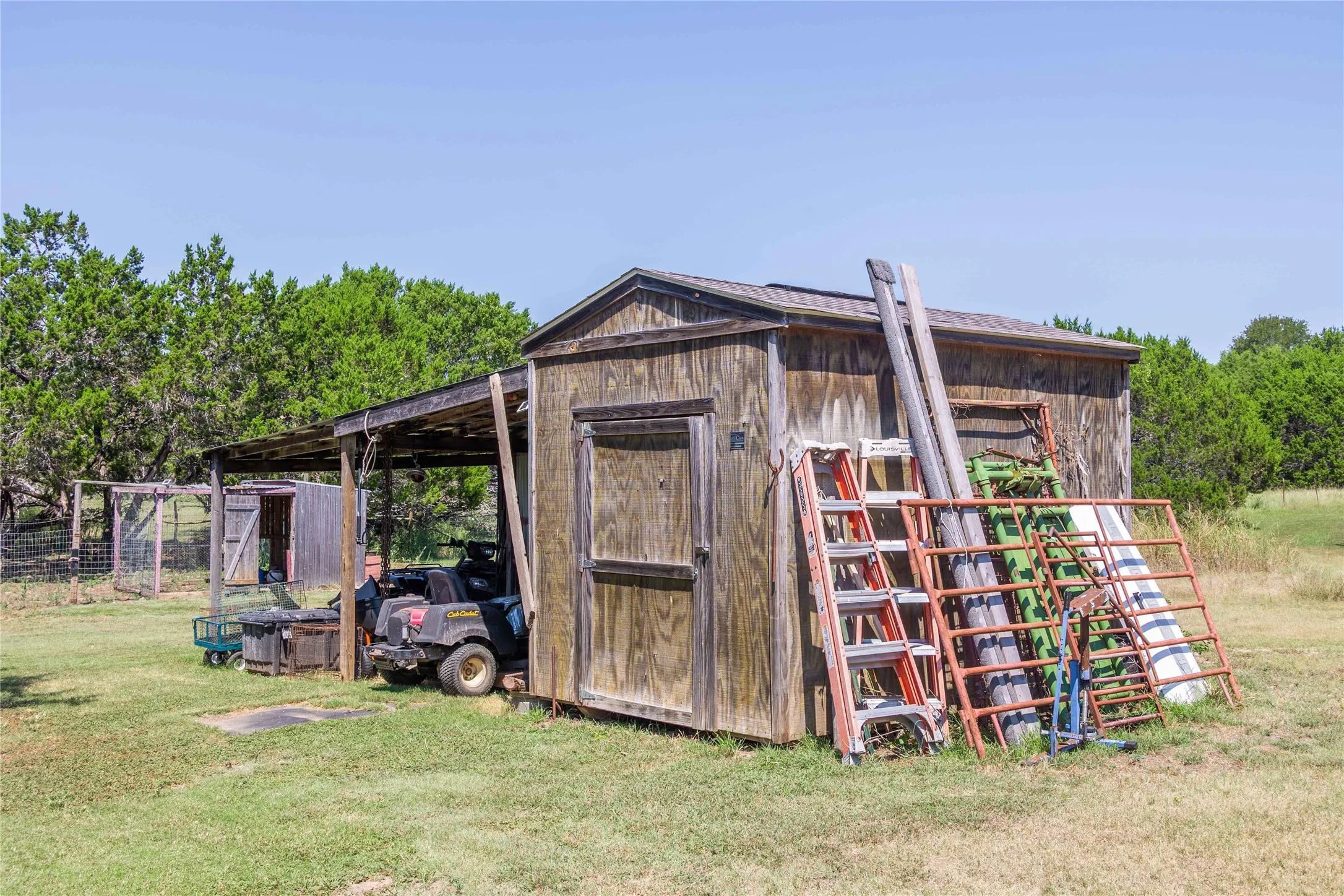 Single Family Residence For Sale in Coryell County , 122 Homestead Drive, Gatesville, Texas 76528, 2 Bedroom, 1 Bathroom, Garage spaces, 1,357 Sqft, built in 2007, mls#21321172, Real Estate Agent in Gatesville, Homes For Sale in Coryell county, Homes For Sale in Gatesville, Realtor in Gatesville Texas, Real Estate Brokerage Independent Realty Texas, Luminita Cordes Realtor