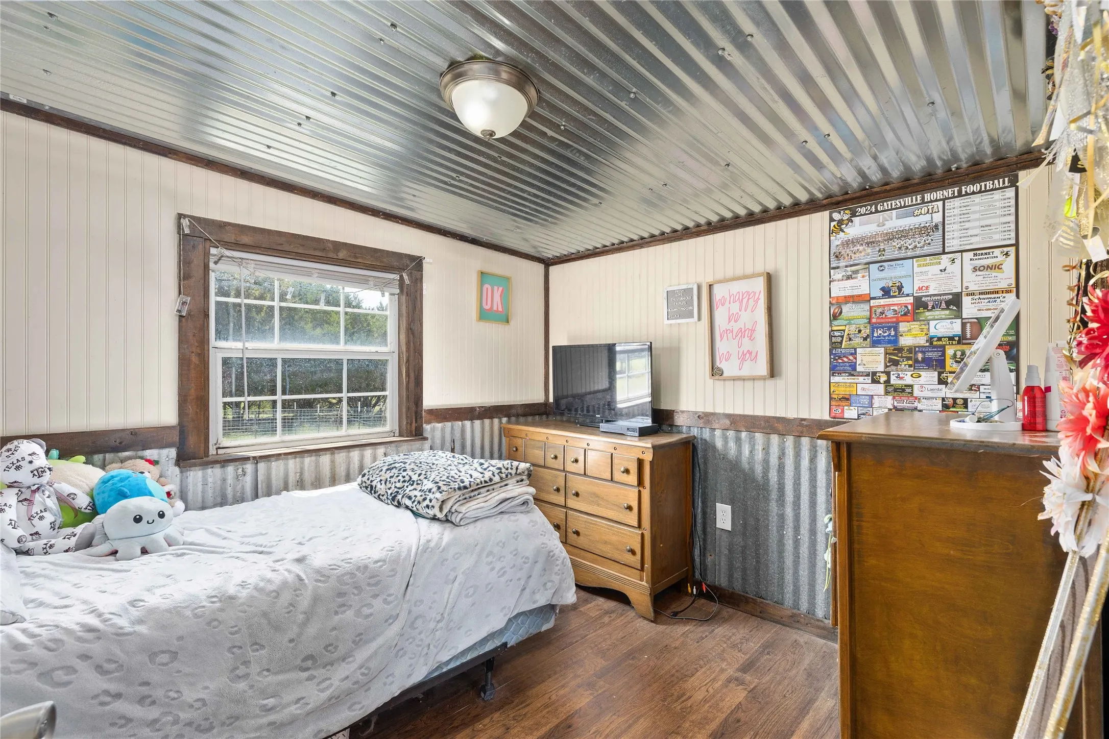 Single Family Residence For Sale in Coryell County , 122 Homestead Drive, Gatesville, Texas 76528, 2 Bedroom, 1 Bathroom, Garage spaces, 1,357 Sqft, built in 2007, mls#21321172, Real Estate Agent in Gatesville, Homes For Sale in Coryell county, Homes For Sale in Gatesville, Realtor in Gatesville Texas, Real Estate Brokerage Independent Realty Texas, Luminita Cordes Realtor