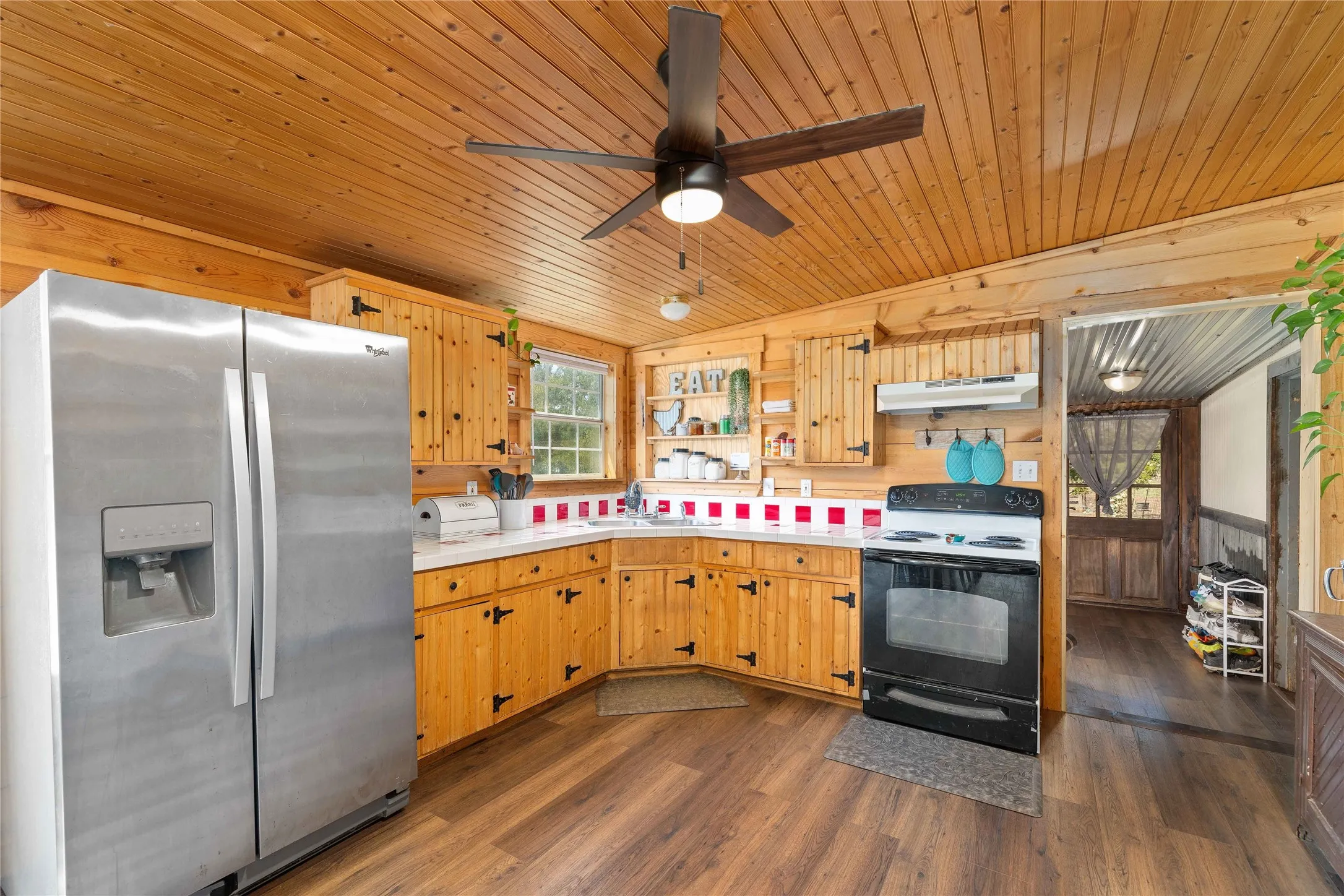 Single Family Residence For Sale in Coryell County , 122 Homestead Drive, Gatesville, Texas 76528, 2 Bedroom, 1 Bathroom, Garage spaces, 1,357 Sqft, built in 2007, mls#21321172, Real Estate Agent in Gatesville, Homes For Sale in Coryell county, Homes For Sale in Gatesville, Realtor in Gatesville Texas, Real Estate Brokerage Independent Realty Texas, Luminita Cordes Realtor