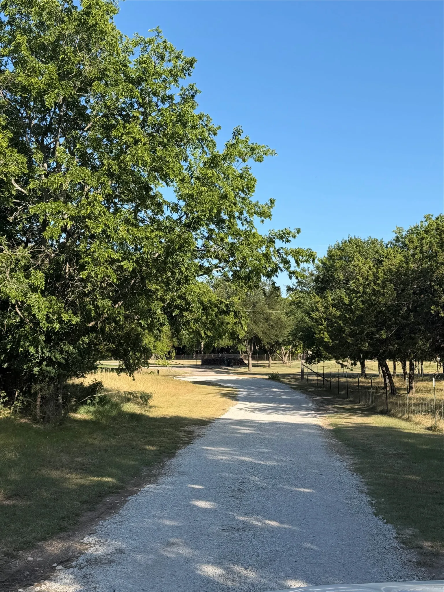 Single Family Residence For Sale in Coryell County , 122 Homestead Drive, Gatesville, Texas 76528, 2 Bedroom, 1 Bathroom, Garage spaces, 1,357 Sqft, built in 2007, mls#21321172, Real Estate Agent in Gatesville, Homes For Sale in Coryell county, Homes For Sale in Gatesville, Realtor in Gatesville Texas, Real Estate Brokerage Independent Realty Texas, Luminita Cordes Realtor